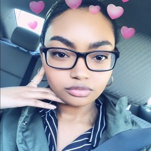 Meet your Posher, Destinee